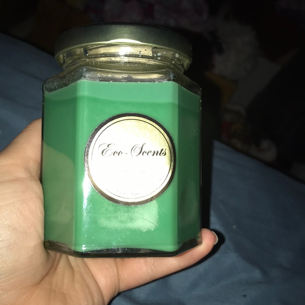 A candle it smells like a Christmas tree